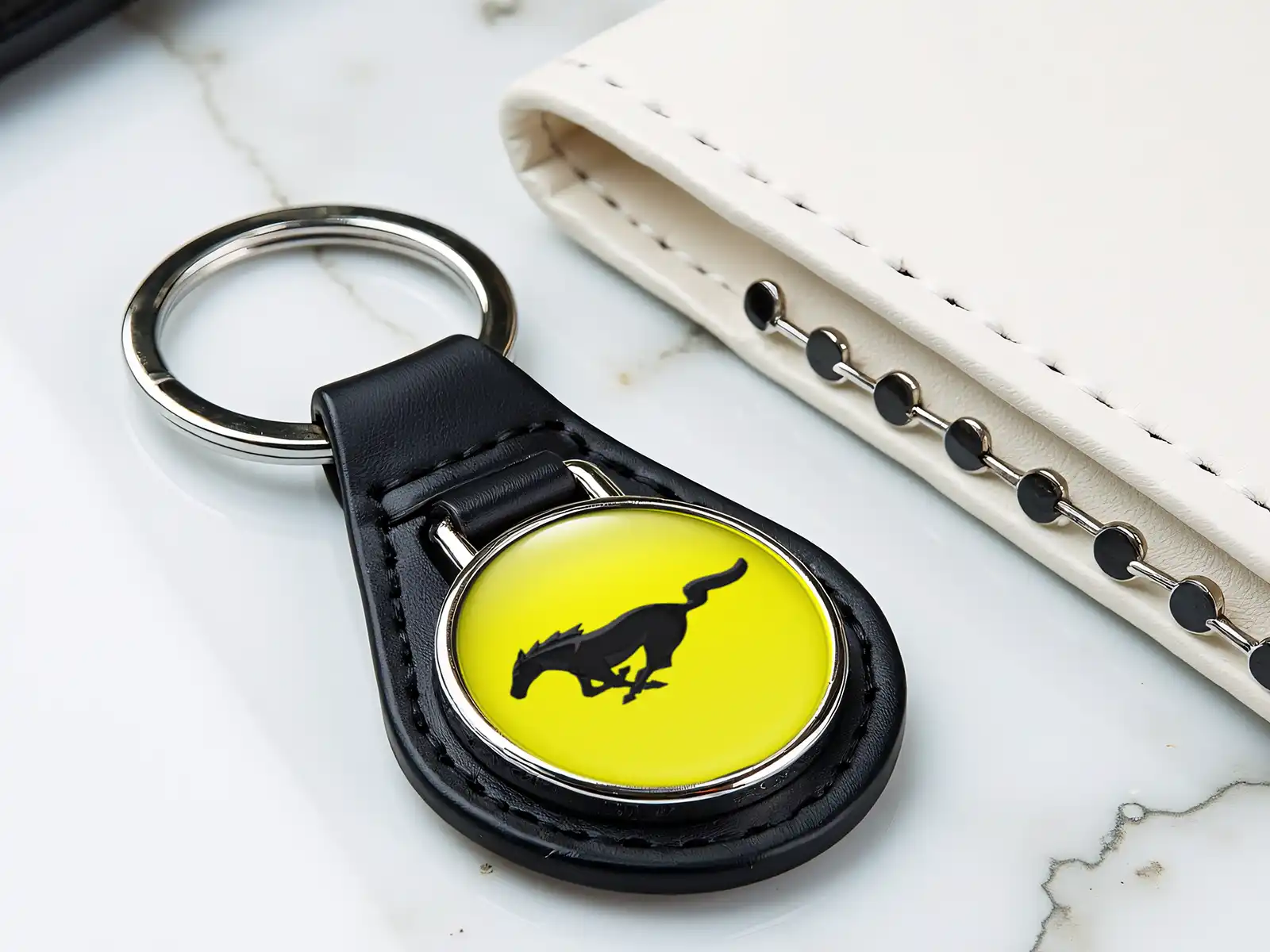 Ford Pochette Cuir Minimal Robuste Style Drift